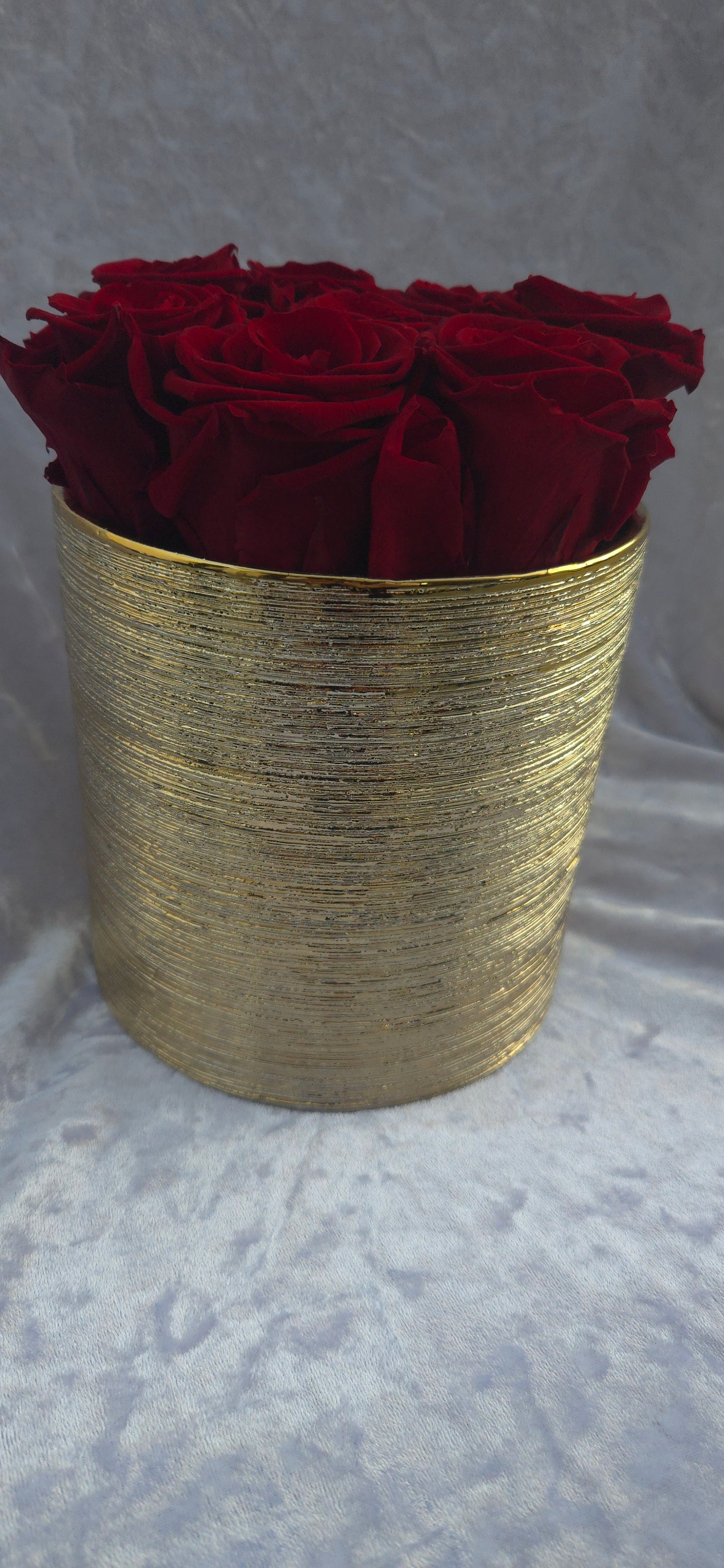 Magic Makers Table Centerpiece (8 Preserved Roses)