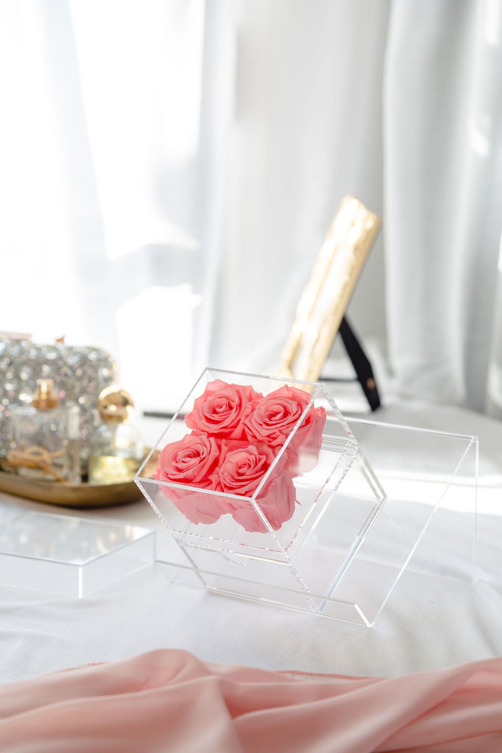 4 Rose Acrylic Case with Drawer