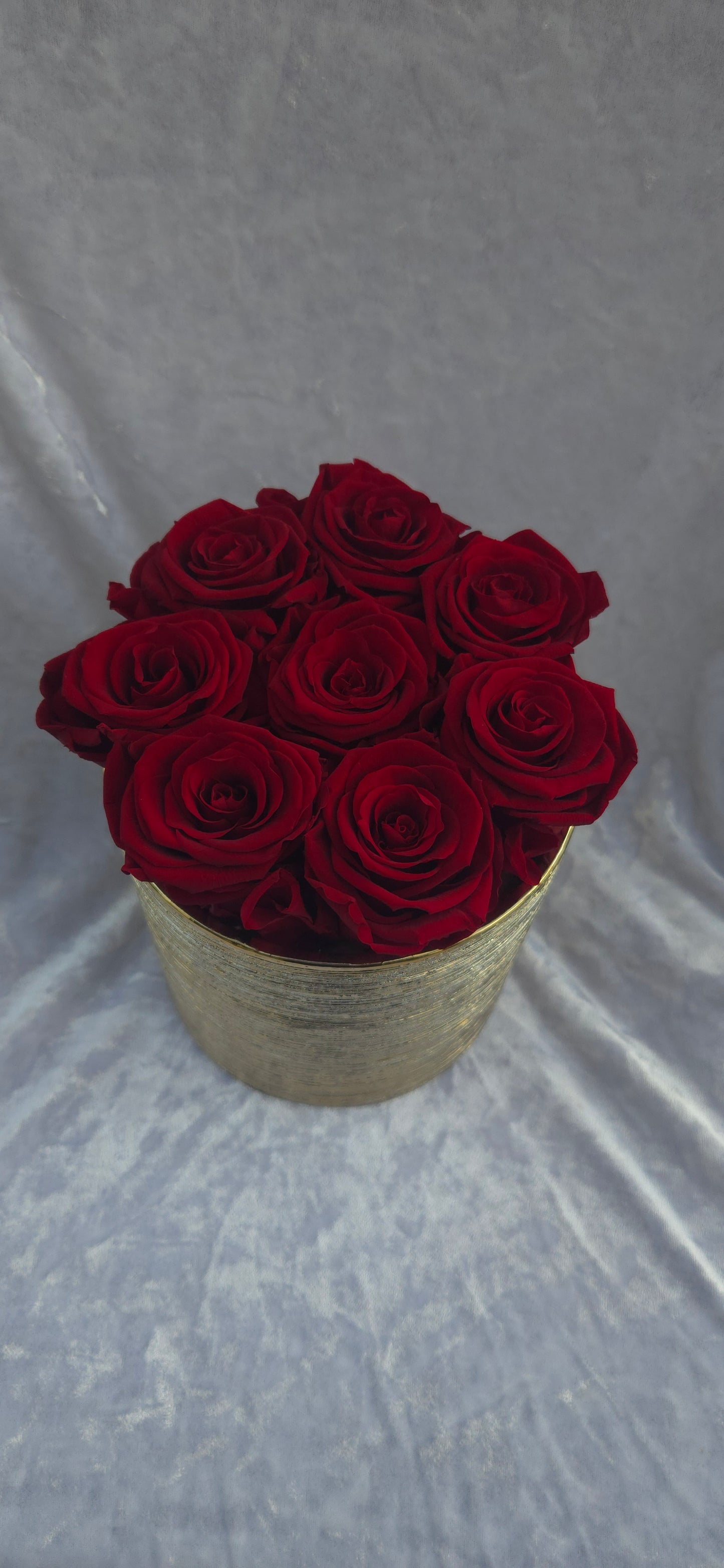 Magic Makers Table Centerpiece (8 Preserved Roses)