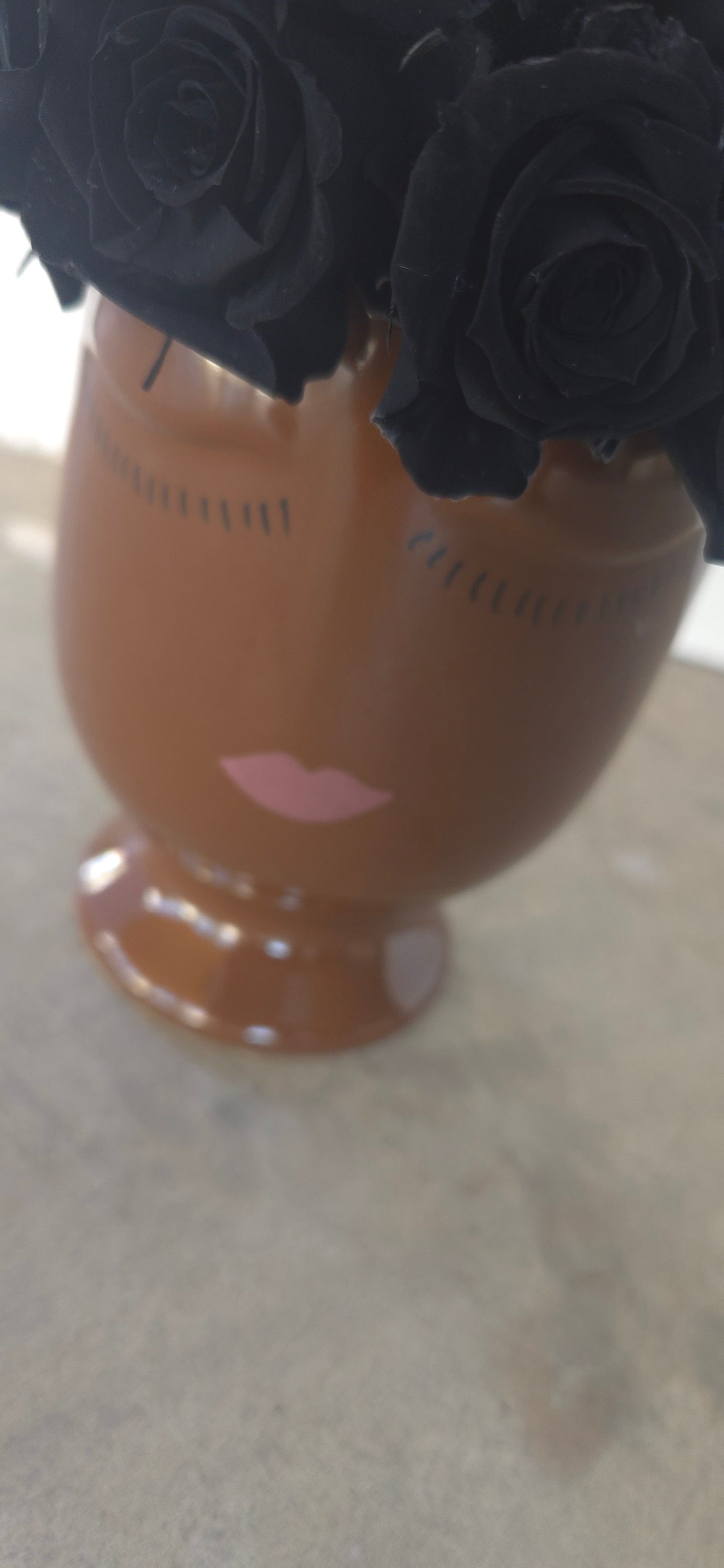 Midnight Muse – Black Preserved Rose Vase Arrangement