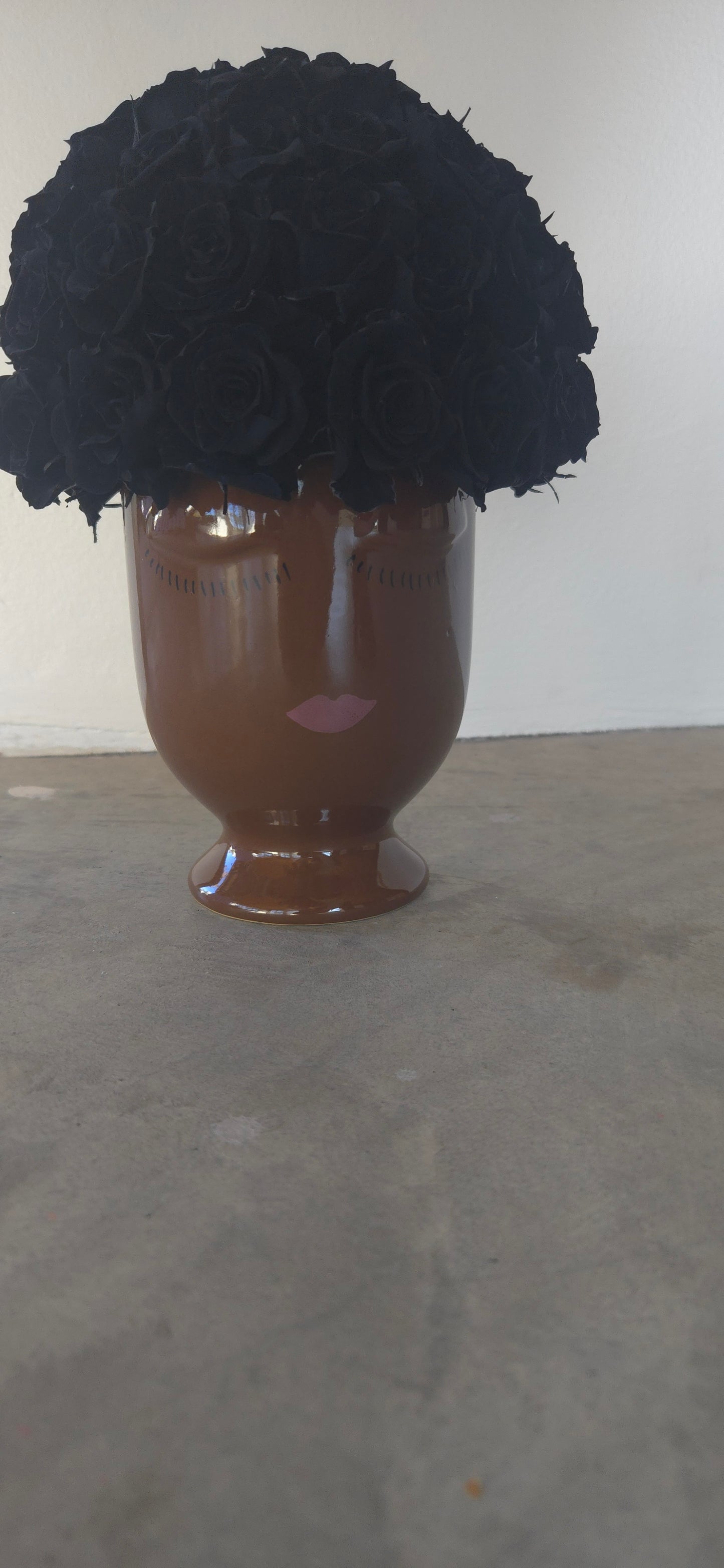 Midnight Muse – Black Preserved Rose Vase Arrangement